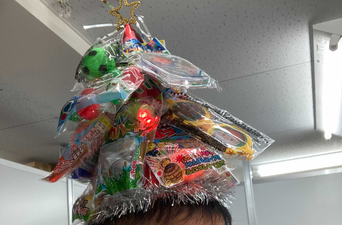 【おもちゃツリーハット】　共同通信