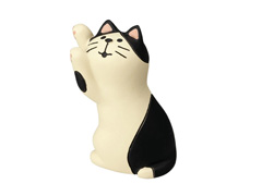 concombre　つめとぎ猫　ハチワレのサムネイル画像