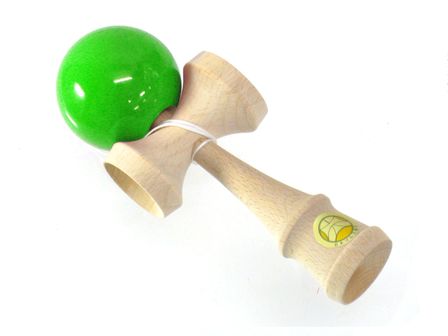 木のおもちゃ　競技用けん玉　大空　緑のサムネイル画像