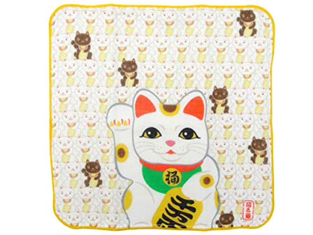 日本のタオルハンカチ　招き猫のサムネイル画像