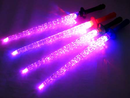 光るおもちゃ　クリスタルライトソードのサムネイル画像