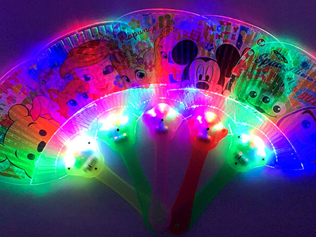 光るおもちゃ ディズニー光るうちわ 堀商店 景品 販促品 お祭り用品の激安販売