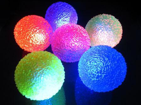 光るおもちゃ　フラッシュキラキラボールのサムネイル画像