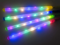 光るおもちゃ　フラッシュプリズムスティックのサムネイル画像