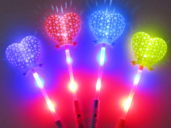 光るおもちゃ　フラッシュ　ハートスティックのサムネイル画像