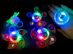 光るおもちゃ　光るピカピカスピナー指輪のサムネイル画像