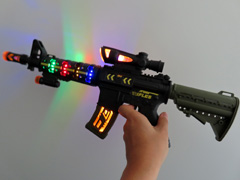 光るおもちゃ　光る！サウンドガンM4のサムネイル画像