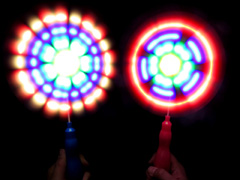 光るおもちゃ　ピカピカ光る風車スティックのサムネイル画像