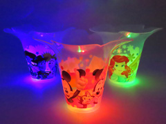 ディズニー光るフラワーカップの画像